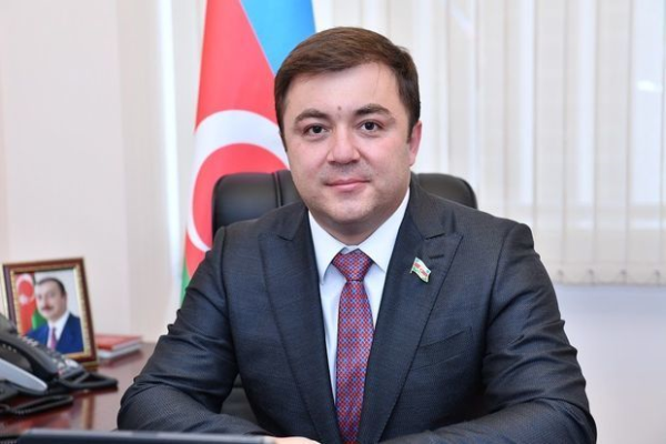 Millət vəkili Sumqayıt məktəblilərinin uğurundan söz açdı